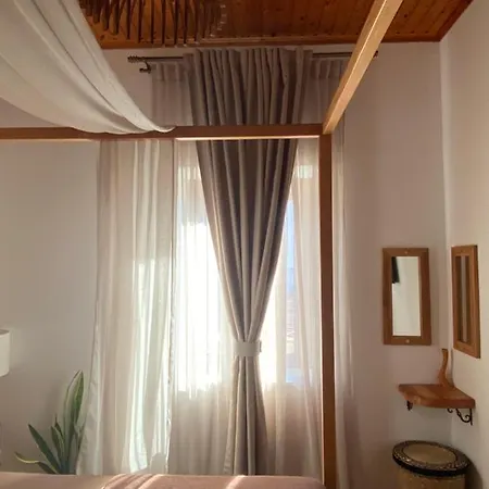 Jasmine Stoupa,beachfront Holiday home Stoupa