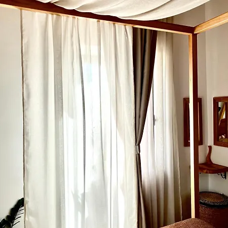 Jasmine Stoupa,beachfront Holiday home *